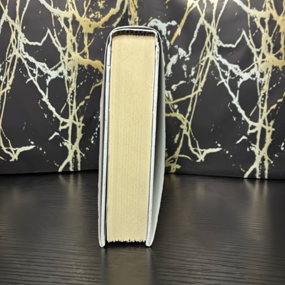 The Book of Dust: La Belle Sauvage (Book of Dust, Volume 1) exact copy — photo 5