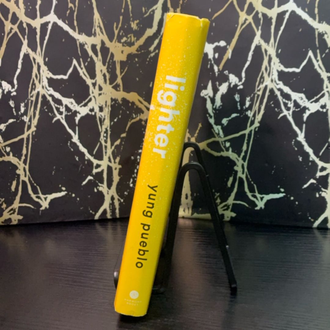 Lighter: Let Go of the Past, Connect with the Present, and Expand the Future exact copy — photo 2