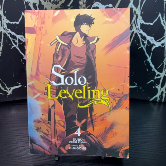 Solo Leveling Vol. 4 exact copy — photo 1