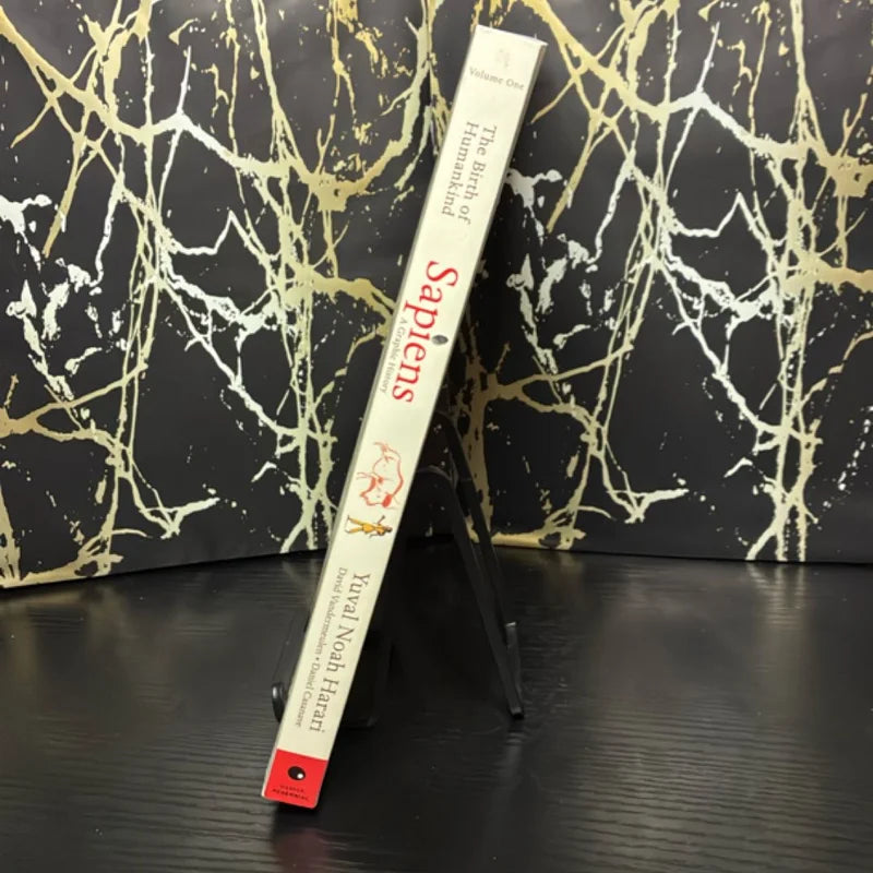Sapiens: A Graphic History: The Birth of Humankind (Vol. 1)